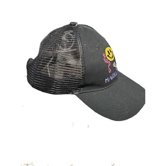 VERY NICE UNISEX Market X Smiley URBAN OUTFITTERS Exclusive Collage Trucker Hat - Picture 2 of 11